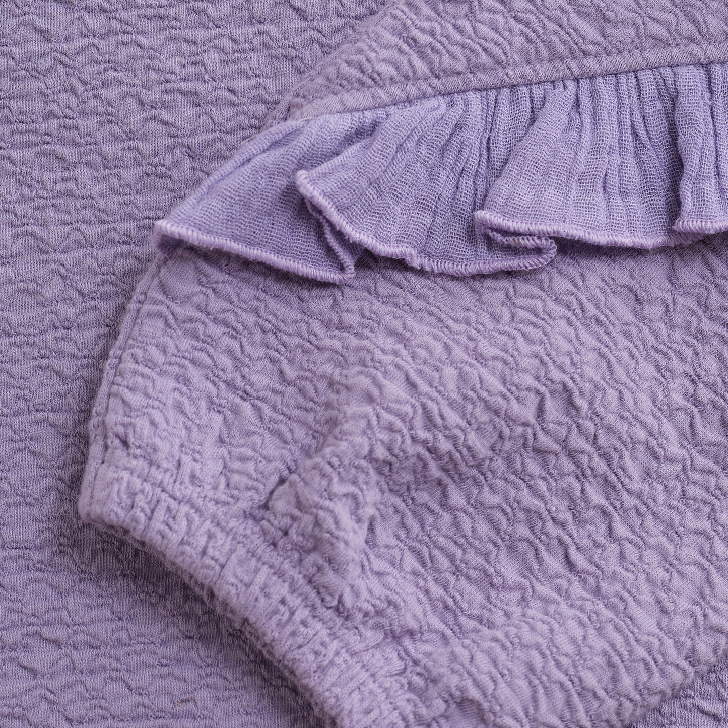 Daily7 Longsleeve ruffle blouse