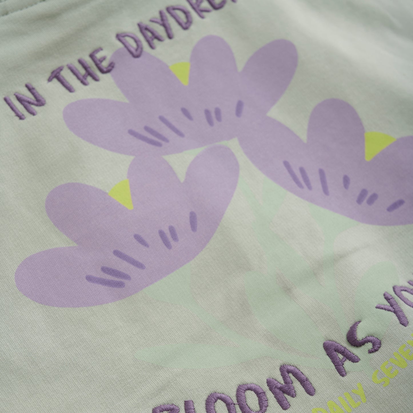 Daily7 sweater backprint