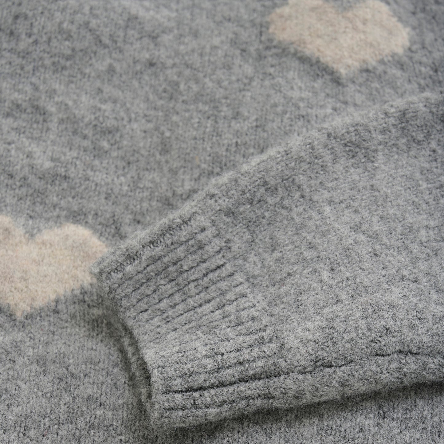 PRE-ORDER Daily7 knitted sweater heart