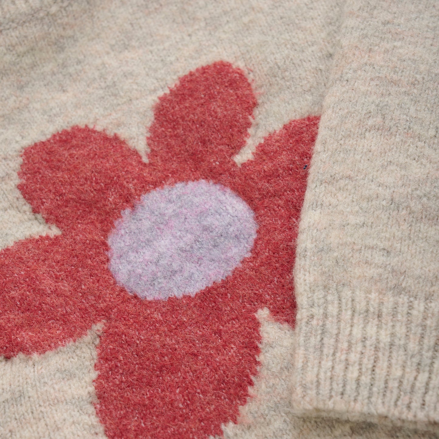 PRE-ORDER Daily7 Sweater bloem
