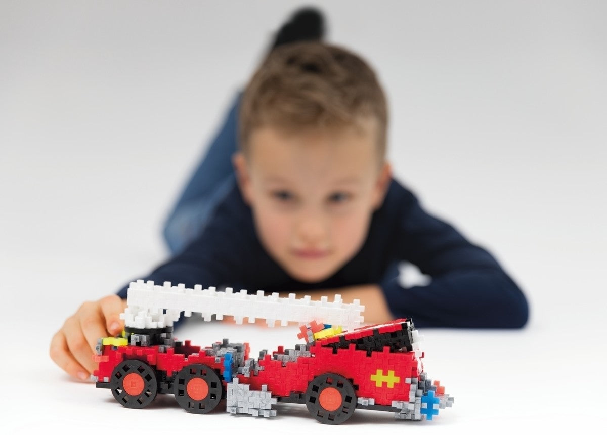 PLUS PLUS brandweerwagen